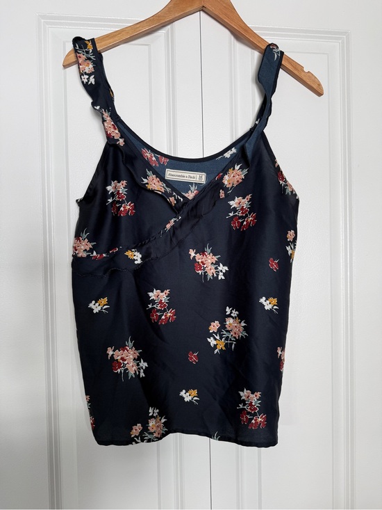 Abercrombie & Fitch Tops - Abercrombie & Fitch Navy Floral Ruffle-Trim Cami Top